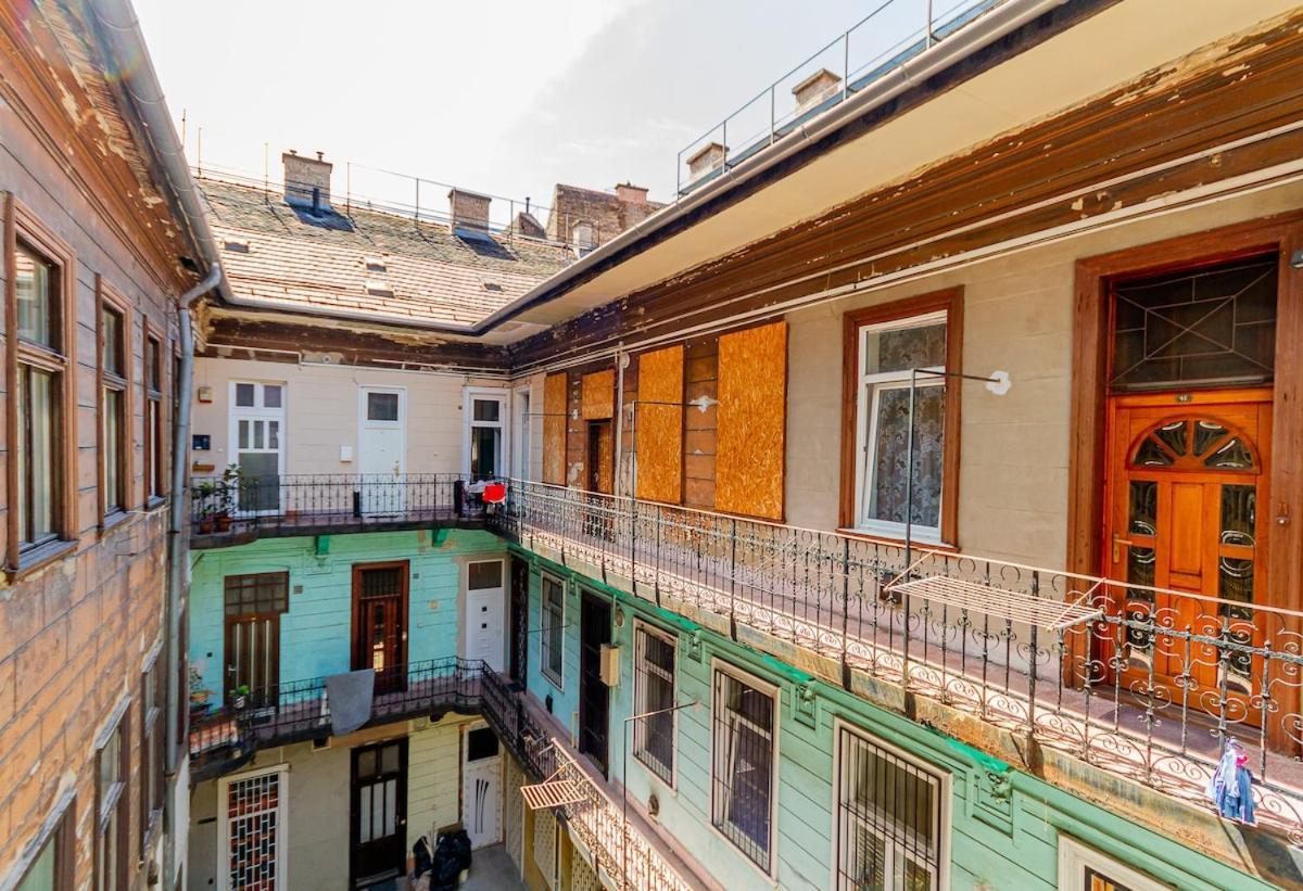 Kazy Street 2 - In The Heart Of Apartment *